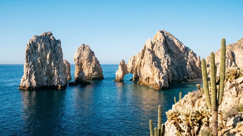 El Arco de Cabo San Lucas, formación de roca de granito sobre el mar en Land's End